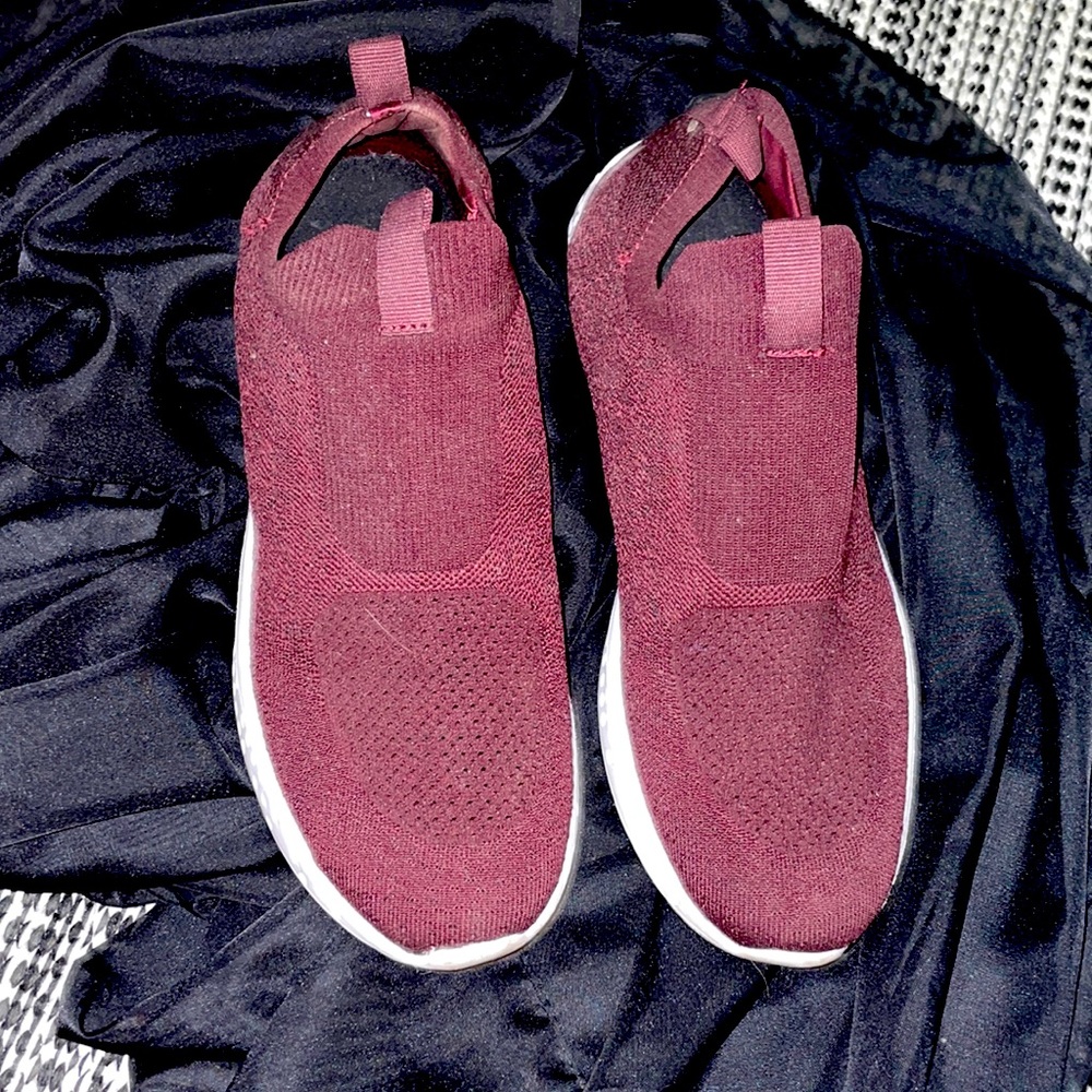 Avia Slip on athletic shoe